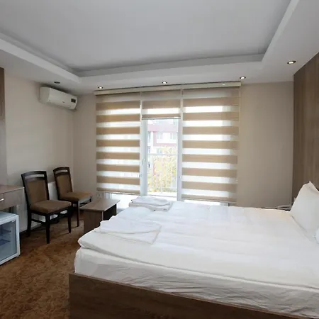 Ny World Hotel