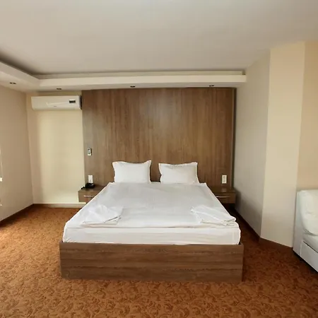 Ny World Hotel